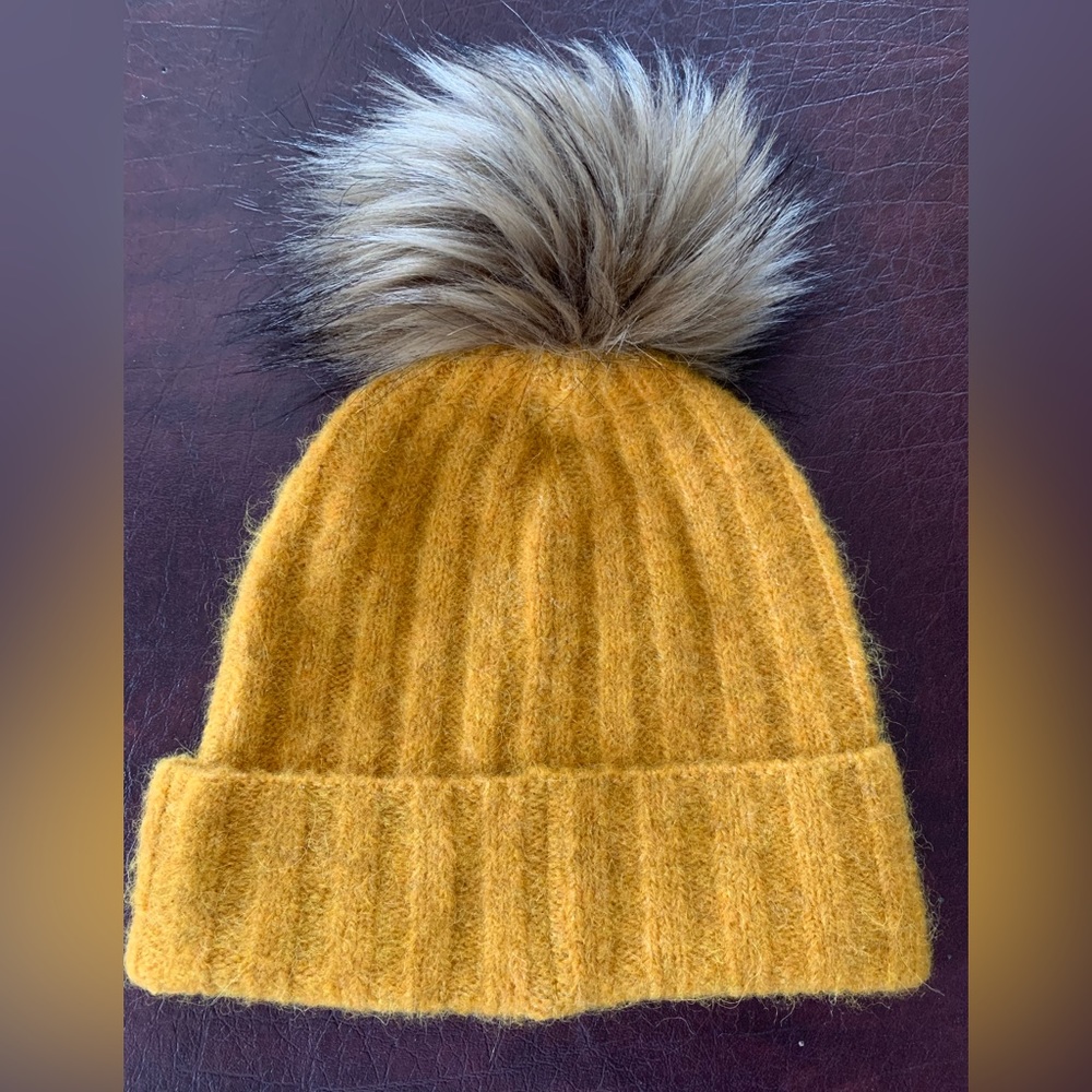 Aritzia Mustard Knit Beanie with Faux Fur Pom